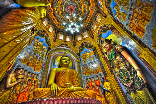 light colors statue temple gold buddha interior buddhist religion decoration statues saturation getty srilanka 1020mm rood colombo lowangle asokaramaya