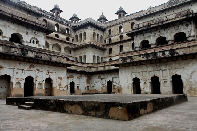 raj mahal orchha palace