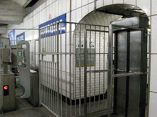 Line 1 Platform, Concorde Station, Paris Metro