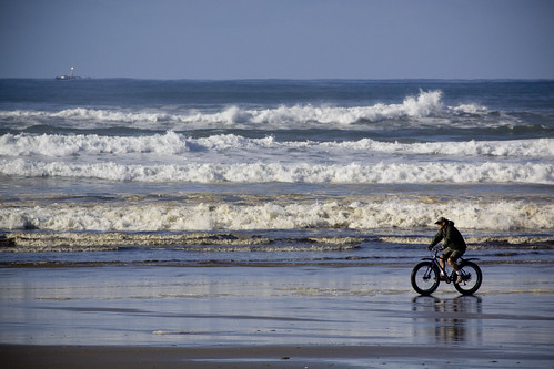 ocean beach water bike oregon canon coast boat florence sand waves biker haceta 50d