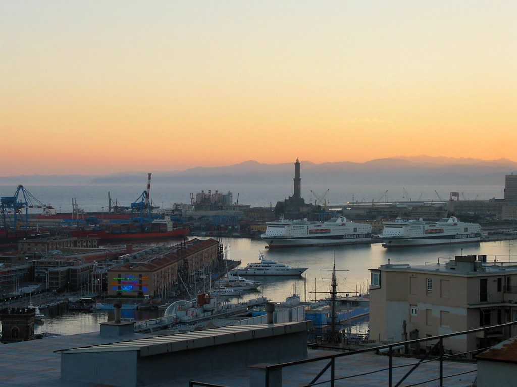 Porto di Genova - Author: cercamon / photo on flickr 