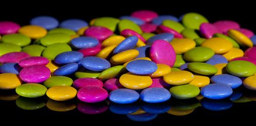 pink blue food black reflection green beautiful yellow canon catchycolors eos candy flash strobe nyip ef70200f4l strobist 40d senielsenfotografino