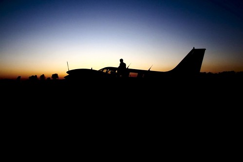 sunset silhouette plane aircraft seneca jerez fte