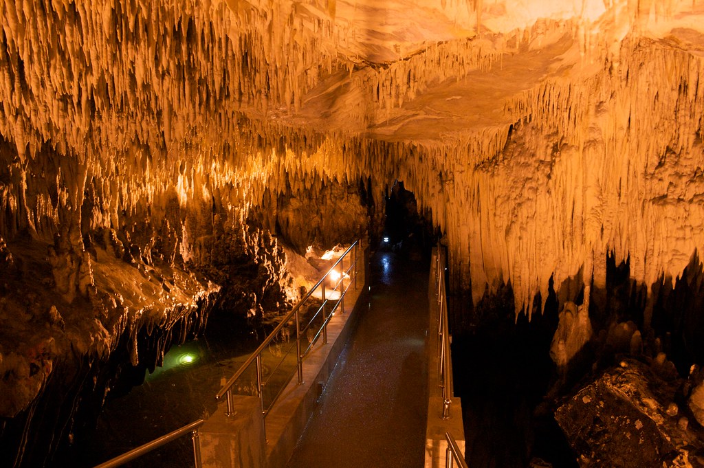 Dragon's Cave, Kastoria