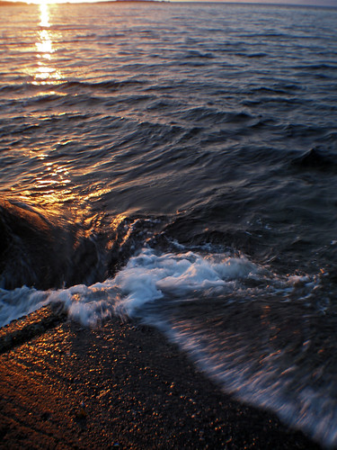 longexposure sunset water island rocks waves bc gabriola