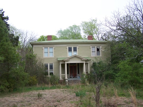 old house abandoned rural south northcarolina historic bertiecounty