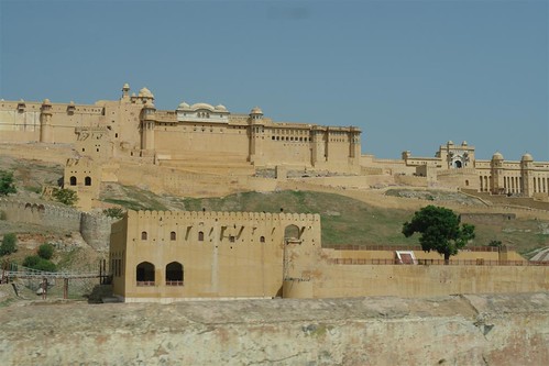 Vista del Fuerte Amber desde la carrete de Jaipur