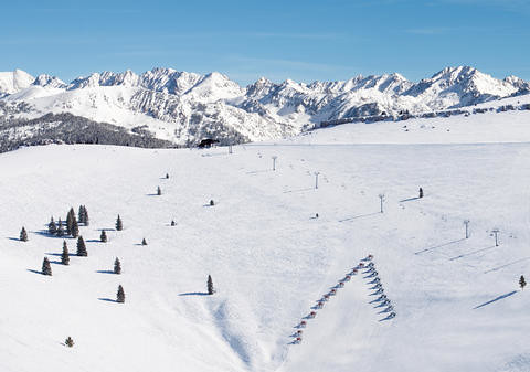 winter sky sun skiing signature scenic aerialviews aerial grooming views aerials affleckjpg vailvailmountain skiresortcoloradosnowboardingslopeslodgevacationbigairfestivalskiliftdownhilldillonmountainscopowderbunnyslopes vcd7431jack vcd7431jackaffleckjpg