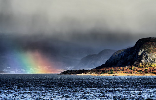 autumn light mountains fall rain rainbow darkness fjord showers contrasts larigan valderøyfjord phamilton