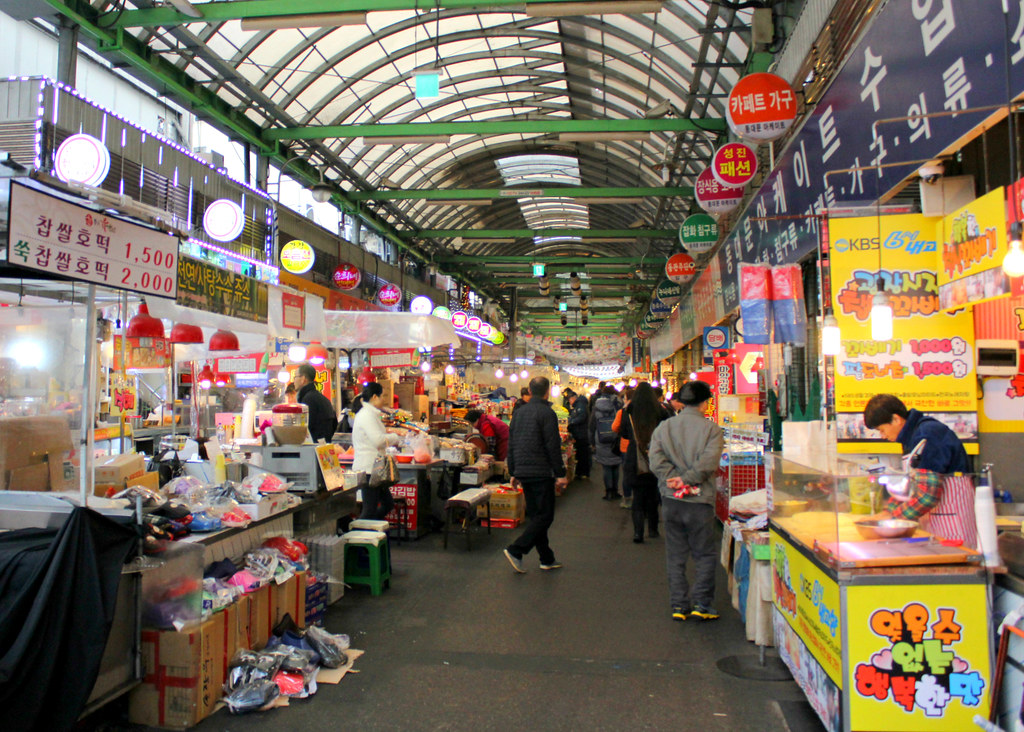 gwangjang-market-lanes
