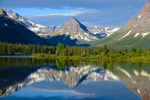 montana lakes explore peaks reflexions soe glacierpark twomedicine scenicsnotjustlandscapes bestofmywinners paintedteepeepeak reflectionsdawn