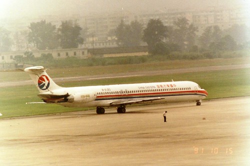 CHINA EASTERN MD-82 B-2120(cn1363)