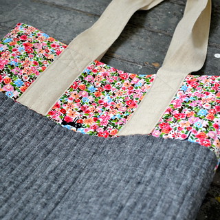 Tote bag (with cat fabric!)