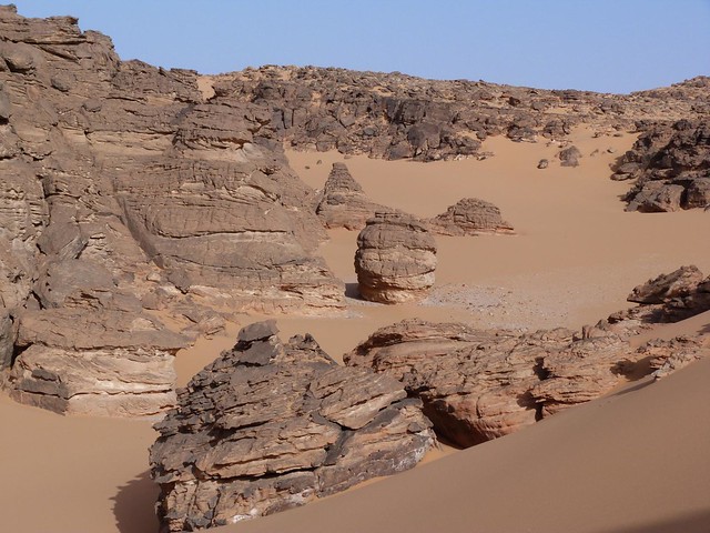 Karkur Talh en Jebel Uweinat (desierto Líbico, Egipto)