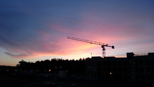 рассвет sunrise dawn небо sky кран crane облако cloud голубой синий blue розовый pink утро morning видизокна viewfromwindow