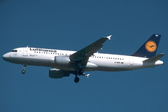 Lufthansa A320-211 D-AIPK BCN 18/09/2004