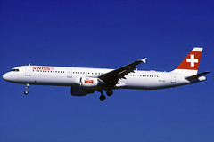 Swiss A321-111 HB-IOC BCN 16/11/2002