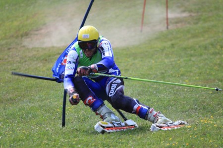 Travní lyžař Němec bojuje před SP v Předklášteří víc s bolestí než se soupeři