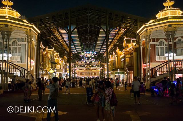 Tokyo Disneyland - World Bazaar