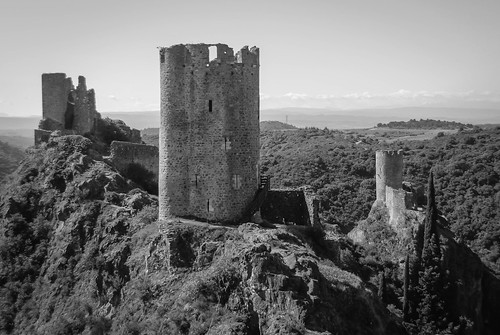blackandwhite france tower castle languedocroussillon lastours