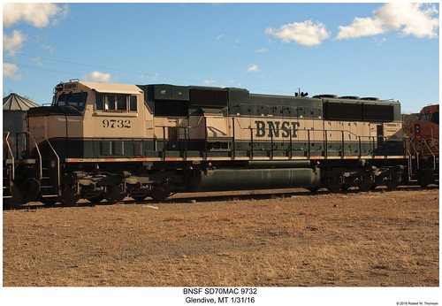 bnsf burlingtonnorthernsantafe emd diesel locomotive sixaxle sd70 sd70m sd70mac bigmactrain trains trainengine railroad railway glendive montana