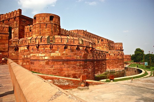 Main entrace to Agra Fort