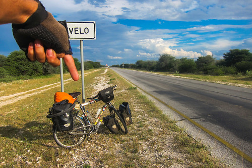 Signposting still accurate Day518-Bike-140405