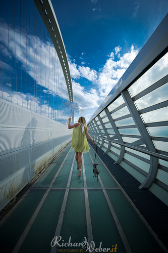 Fly off.. by Rizzoweb