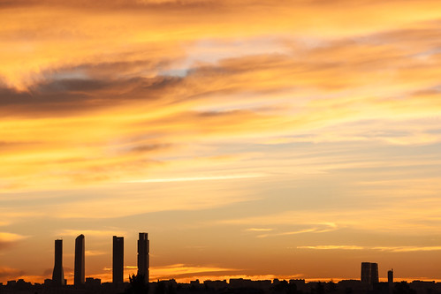 madrid sky españa orange skyline clouds sunrise dawn spain skyscrapers towers amanecer cielo nubes silueta naranja a6 torres ctba cuatrotorresbusinessarea cuatrotorres canoneos1000d tamron18270pzd