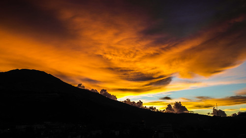cielo sky atardecer sunset dusk volcán galeras nuves clouds clima weather colores rojo red orange