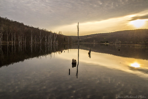 smack53 westmilford newjersey monksvillereservoir reservoir lake water reflections sunrise early morning earlymorning cloudy mountains spring springtime nikon d3100 nikond3100 scenic scenery paintedsky