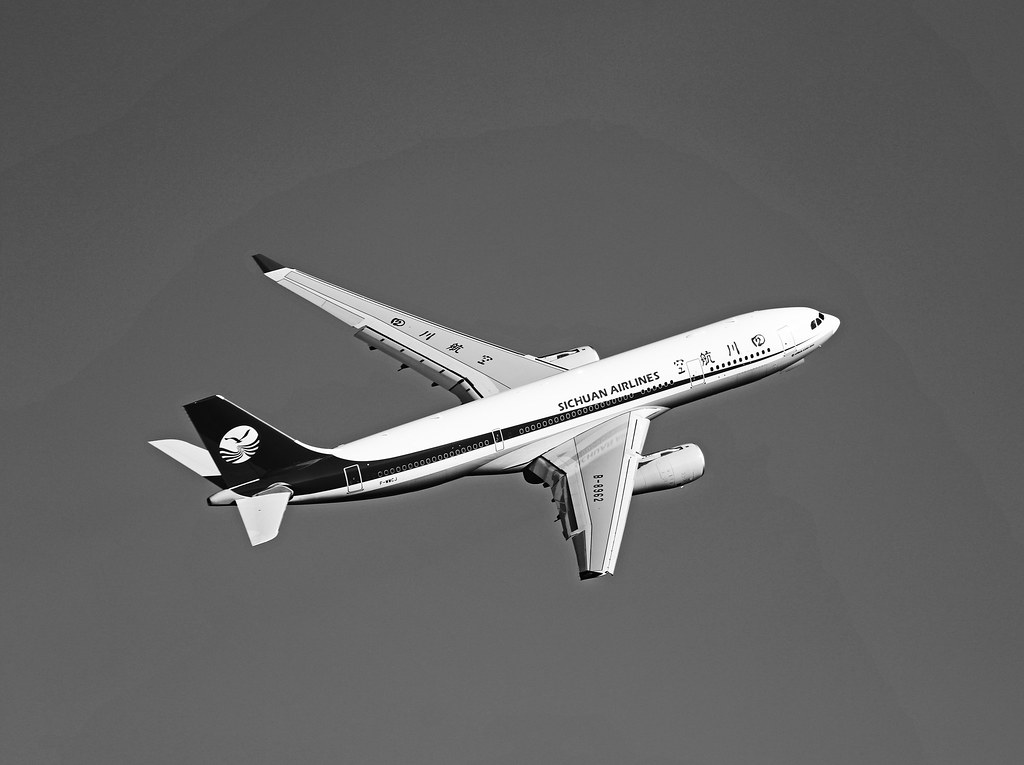 B-8962 - A332 - Sichuan Airlines