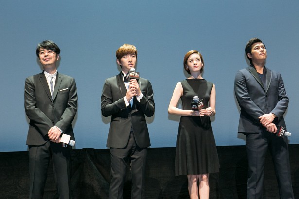 From left, director Cho Ui-seok, followed by casts, Lee Junho, Han Hyo-joo and Jung Woo-sung (picture via tenasia.com)