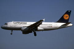 Lufthansa A319-114 D-AILR BCN 03/09/2005