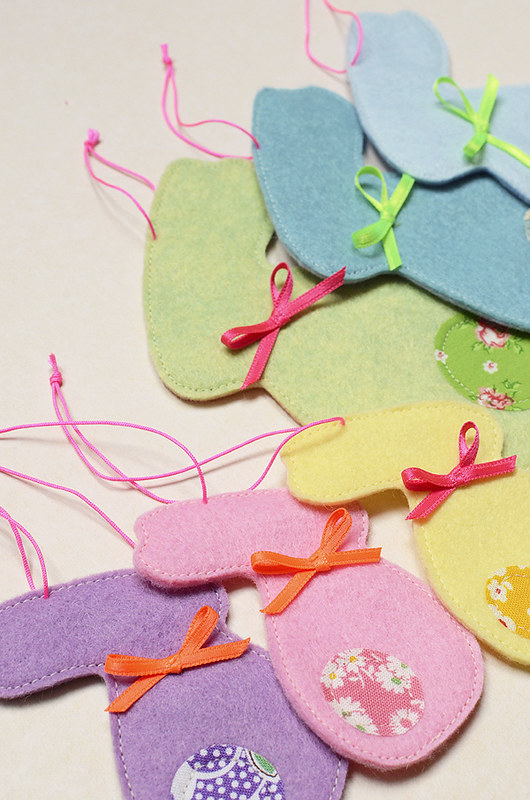 Osterhasen Anhänger aus Filz und Stoff / Felt and Fabric Easter Bunny Ornaments