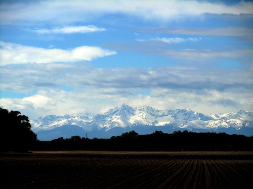 sky snow france mountains clouds montagne countryside nuvole campagna cielo neve campagne francia pyrenees monti pyrénées gers catena pirenèus montuosa