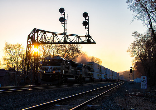 emd locomotive train trains ns norfolk southern railroad signals sunset sunrise light sky color winter sd70ace gp382 bnsf cp 435 cantilever elkhary south bend indiana chicago line
