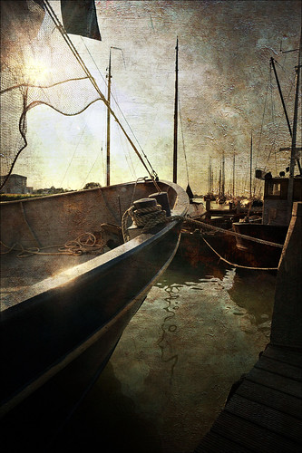 sunset holland nikon thenetherlands fishingboats friesland goldenhour textured makkum nikond700 nikonnikkor24mmf28ais fishingfleets