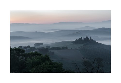 fog landscape landschaft nebel pano sonnenaufgang sunrise toscana toskana tuscany mysty twilight zwielicht sony a7r a7r2 a7rii 2470gm belvedere orcia pienza brouillard nebbia