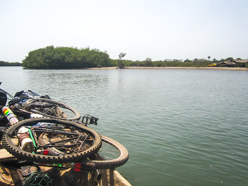 africa bicycle boat border casamance coast day215 gambia sand sea senegal freewheelycom cyclotourisme cycling velo cycletouring jbcyclingafrica