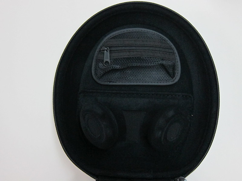 Bose QC15 - Carrying Case (Open)