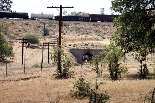 california railroad train loop tunnel bnsf tehachapipass walong mojavesub memorialdaytrip2013