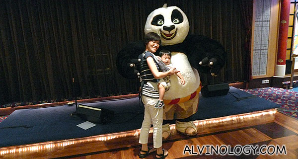 The first thing we did after lunch was to get a photo with Po from Kungfu Panda :)