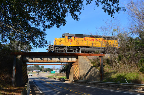 county railroad bridge up train underpass us buffalo highway texas pacific steel union engine overpass railway rr hwy leon 75 girder 1651 pontist