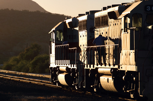 copperbasinrailway cbry emd glint sunrise locomotive morning hayden haydenjunction arizona train railroad az