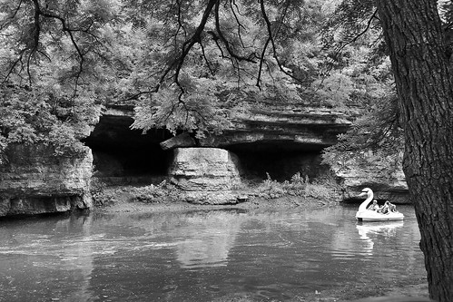 park trees bw reflection water stone rural creek canon river swan rocks ride caves freeport boatride yellowcreek krapepark stephensoncounty krape freeportil twincaves