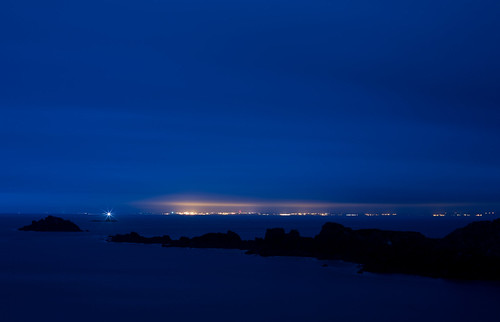 ocean blue sea mer lighthouse clouds sunrise landscape bleu pointe normandie nuages paysage phare manche coucherdesoleil atlantique grouin phares маяк море восход океан
