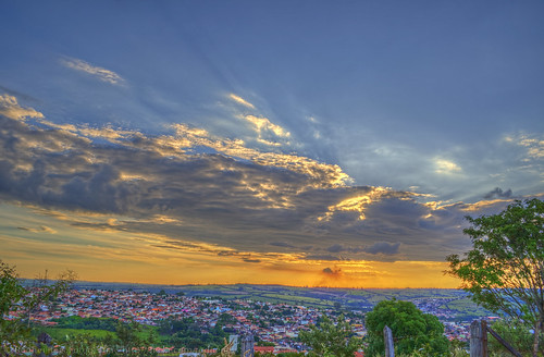 city sunset pordosol cidade sky minasgerais brasil clouds landscape gimp paisagem céu nuvens sacramento hdr 3xp luminancehdr photomatixpro5