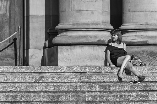 woman frau treppe theater theatre stairs waiting warten sunbath sonnenbad strasenszene nikon street bw d700 streetscene city cityview strase sw stadt