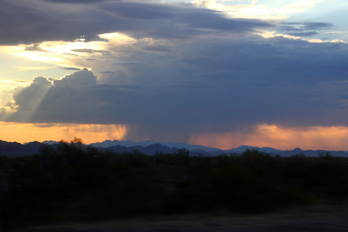 sunset arizona desert az thunderstorm sonorandesert cumulonimbus quartzsiteaz desertstorms sonorandesertstorms plomosaaz